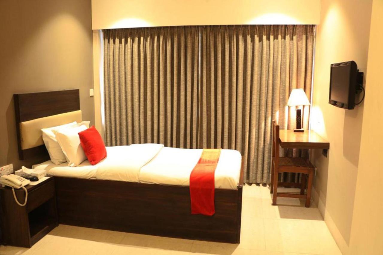 Hotel Ashrafee Dhaka Zewnętrze zdjęcie