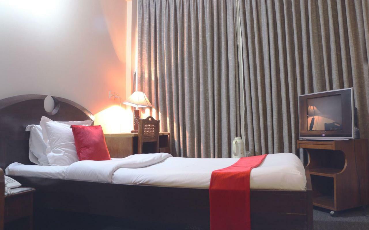 Hotel Ashrafee Dhaka Zewnętrze zdjęcie
